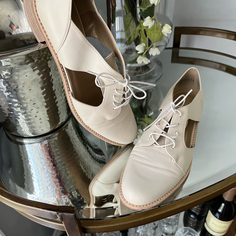 Stuart Weitzman lace up flat - Picture 2 of 6